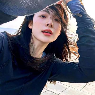钱信伊：亚洲笑星闹美国 海报